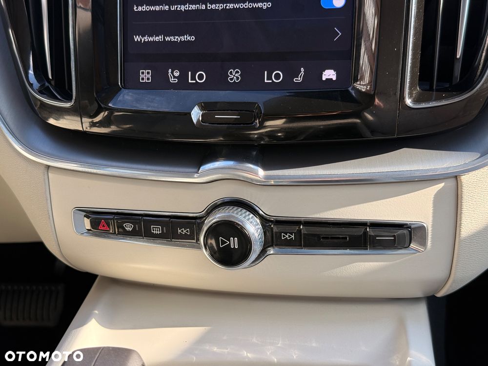 Volvo XC 60 B4 B Plus Bright - 35