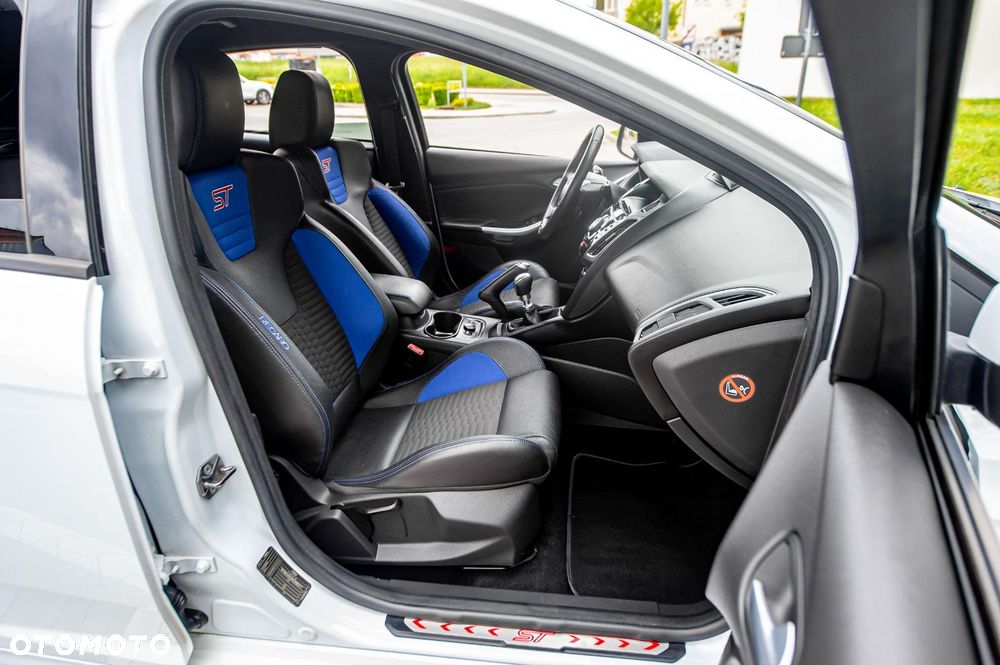 Ford Focus - 27