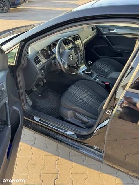 Volkswagen Golf - 9
