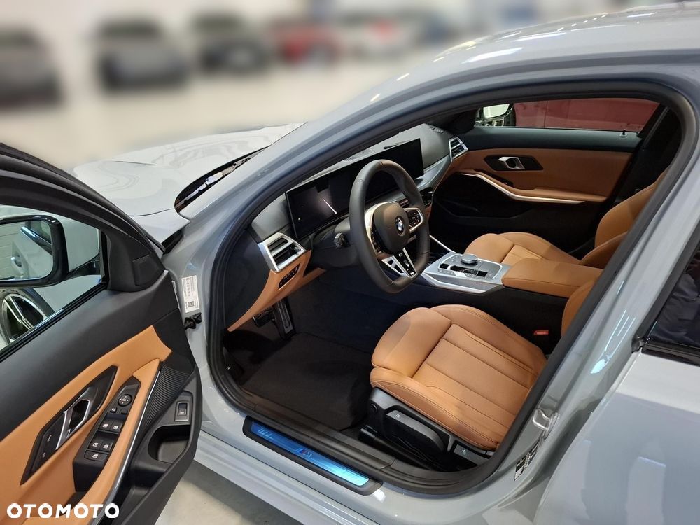 BMW Seria 3 318i - 11