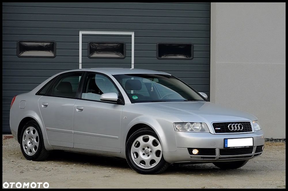 Audi A4 Limousine - 10