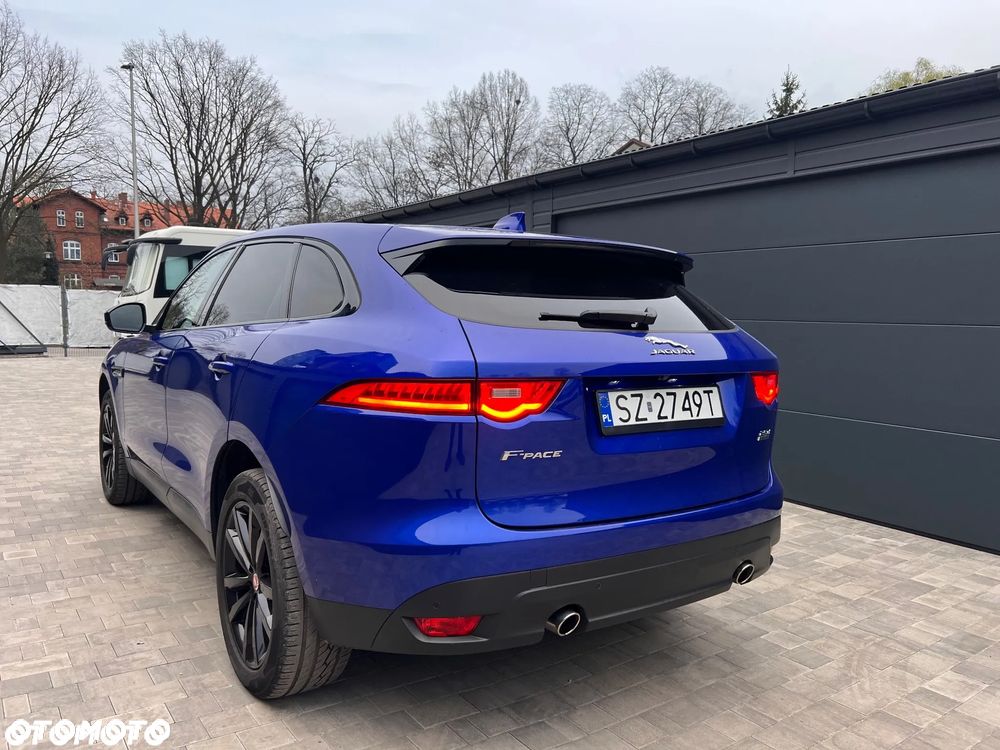 Jaguar F-Pace 25d AWD Portfolio - 24