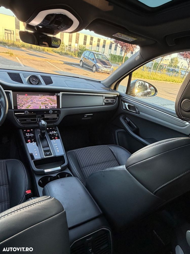 Porsche Macan T - 12
