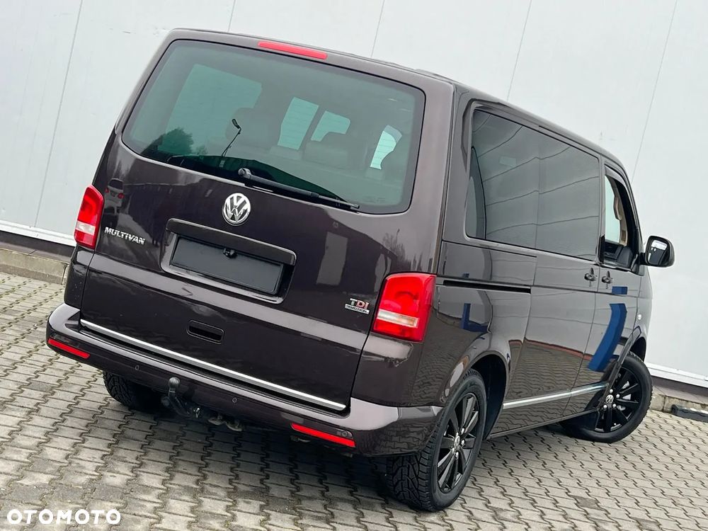 Volkswagen Multivan - 30