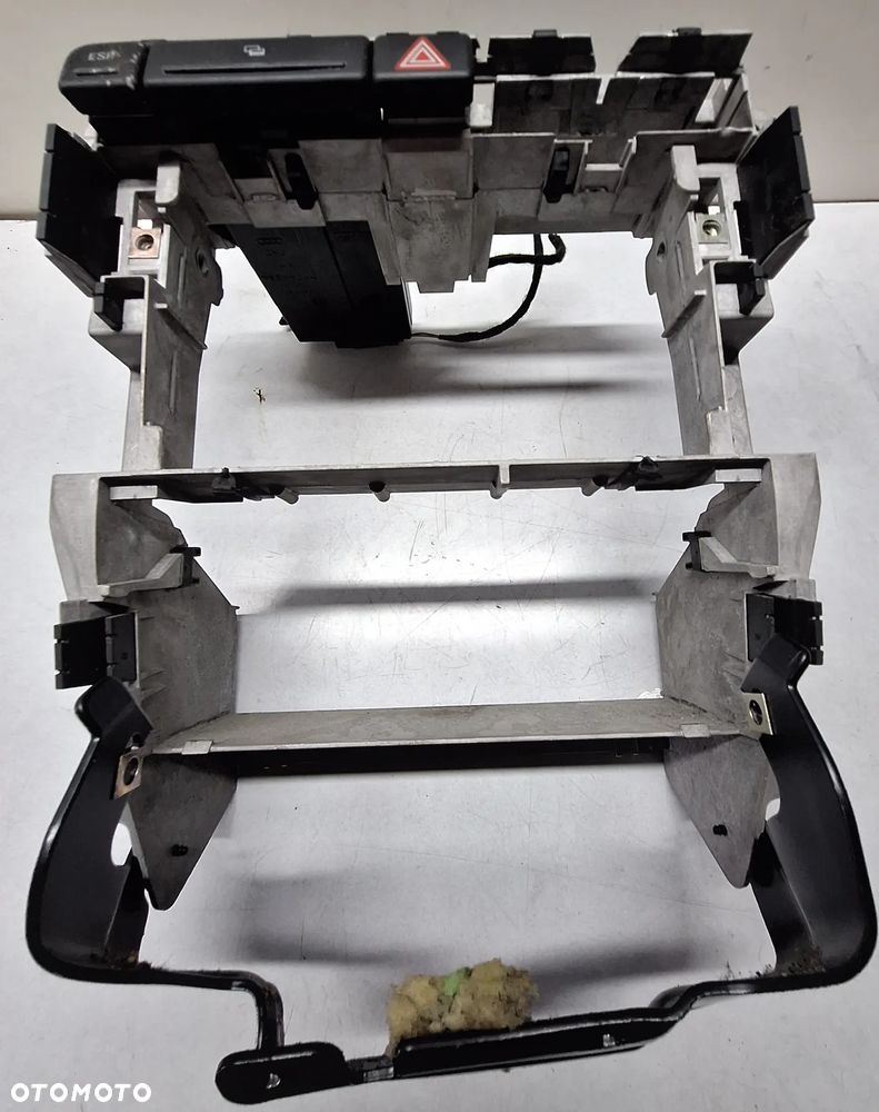RAMKA, KOSZ RADIA, NAVIGACJI, 2 DIN - 8E0858005AUDI A4/B6- A4/B7 - 1