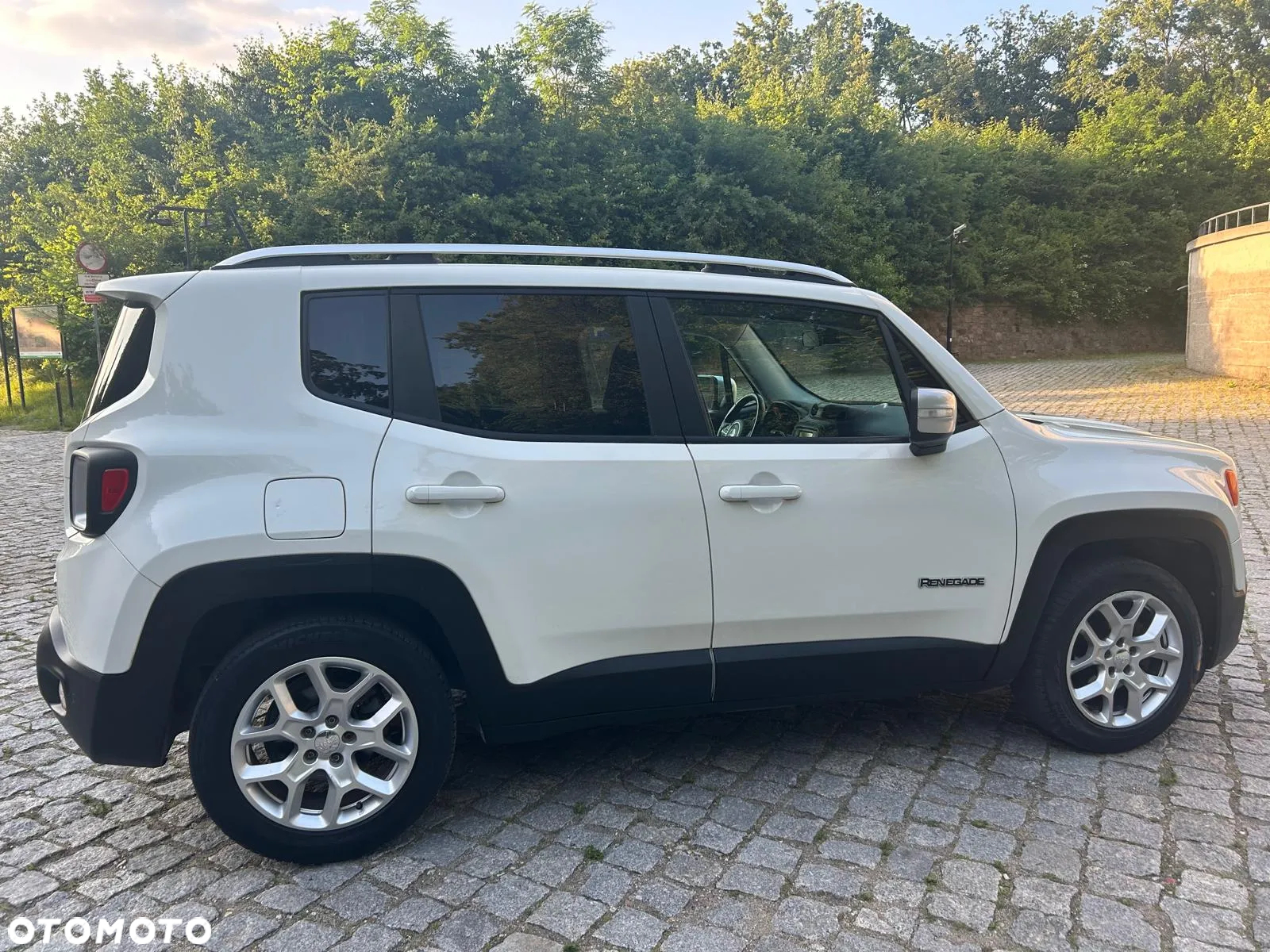 Jeep Renegade 1.6 E-torQ Longitude - 4