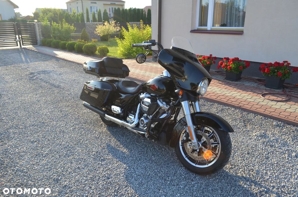 Harley-Davidson FLH Electra Glide - 23