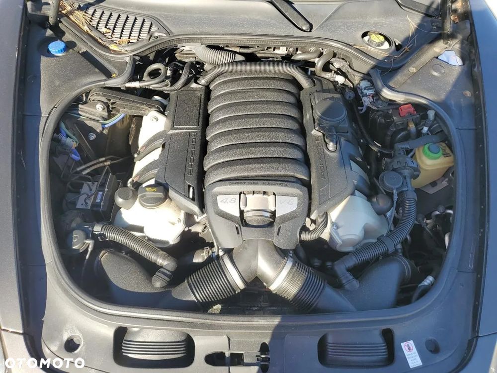 Porsche Panamera GTS - 12