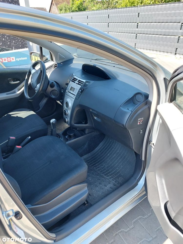 Toyota Yaris 1.3 Luna Gold - 7