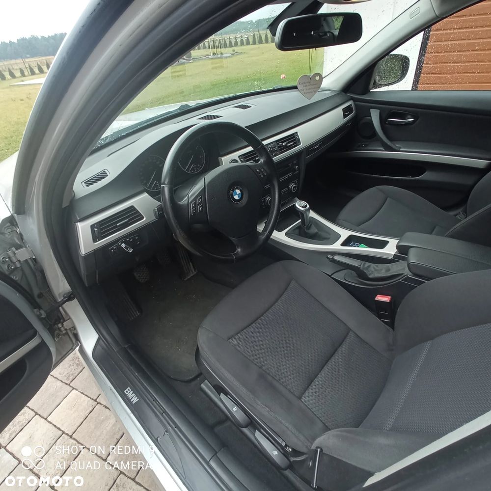 BMW Seria 3 318d - 19