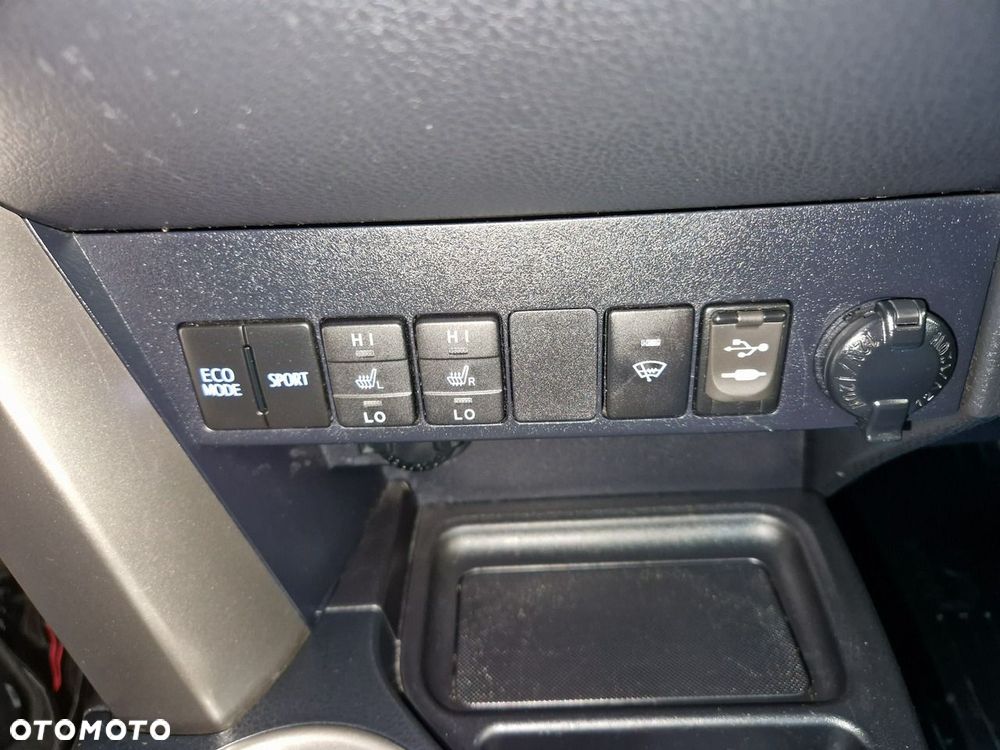 Toyota RAV4 - 24