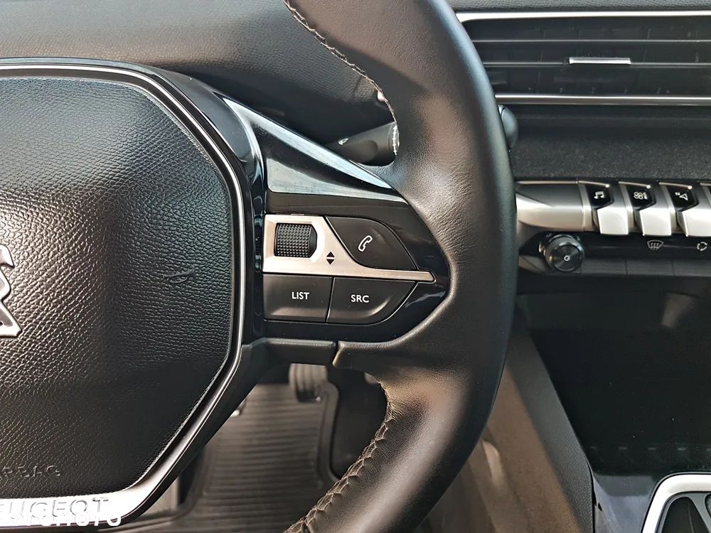 Peugeot 3008 1.2 PureTech Allure S&S - 18