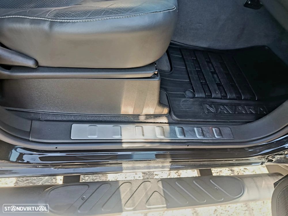 Nissan Navara 2.5 dCi CD LE 4WD - 33
