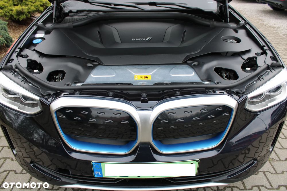 BMW iX3 - 31