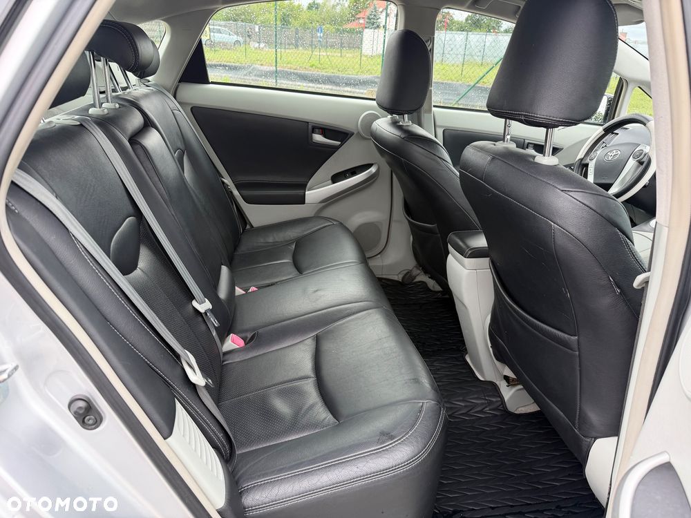 Toyota Prius 1.8 HSD Prestige - 16