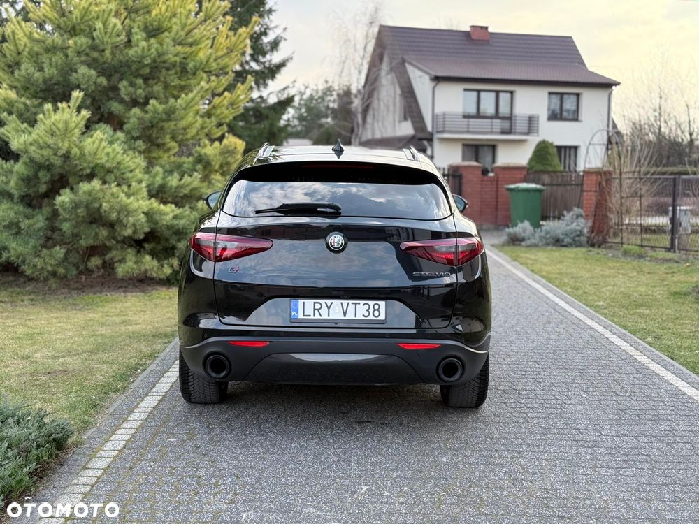 Alfa Romeo Stelvio 2.0 Turbo 16V AT8-Q4 Ti - 7