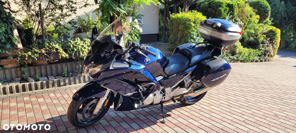 Yamaha FJR - 8