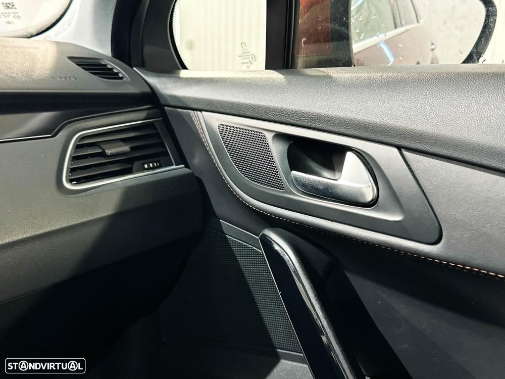 Peugeot 508 RXH 2.0 HDi Hybrid4 2-Tronic 104g - 32