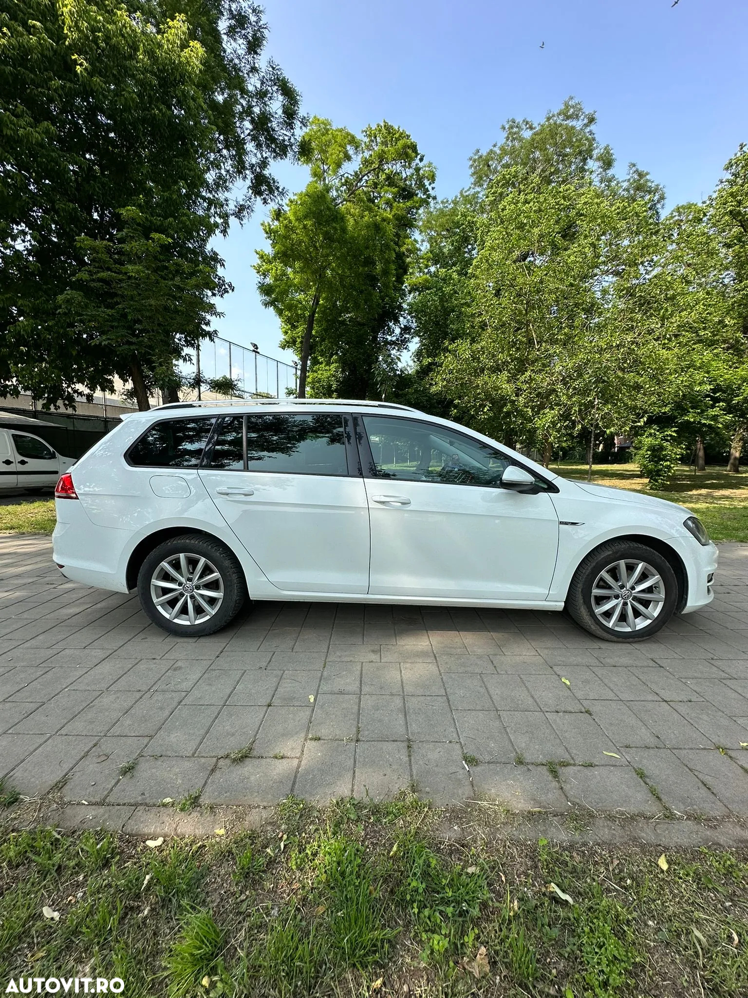Volkswagen Golf 2.0 TDI DPF BMT DSG Highline - 9