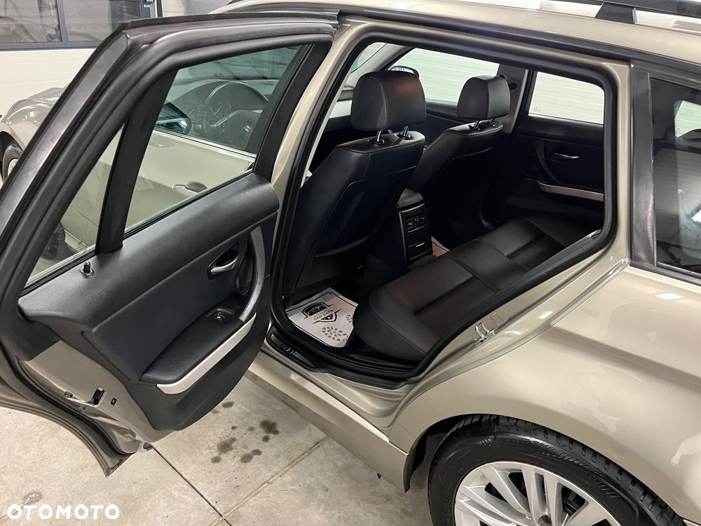 BMW Seria 3 318d DPF Edition Sport - 12