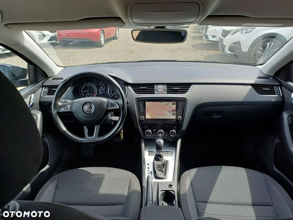 Skoda Octavia 1.6 TDI DSG Clever - 26