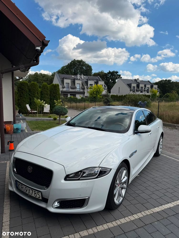 Jaguar XJ