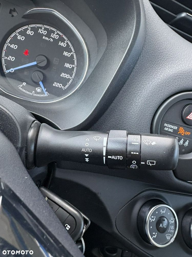 Toyota Yaris - 24