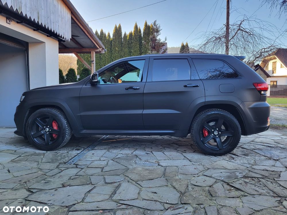 Jeep Grand Cherokee SRT - 3