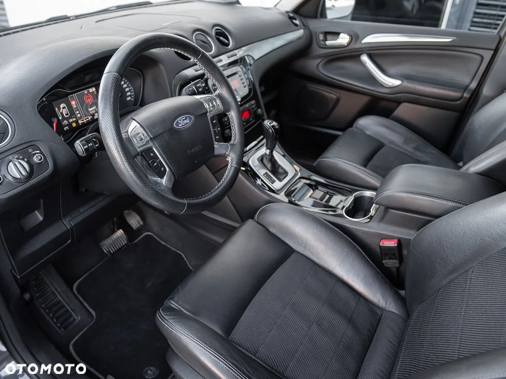 Ford S-Max - 16