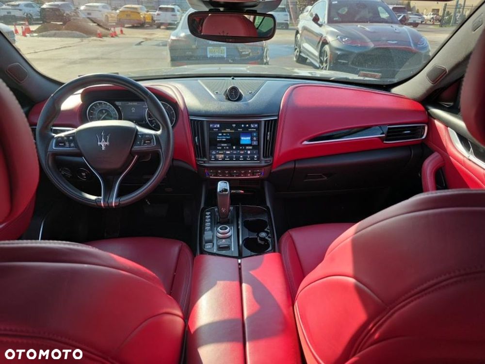 Maserati Levante - 13