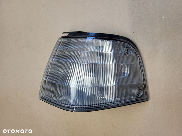 KIERUNKOWSKAZ MIGACZ LAMPA PRZÓD LEWA MAZDA 323 BF 3 OE KOITO