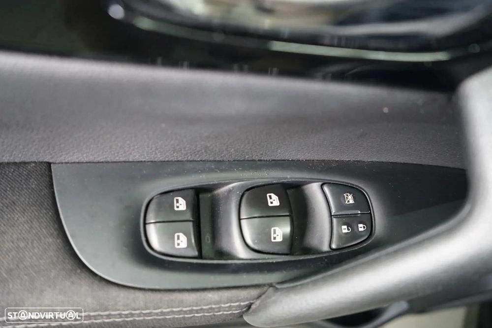 Nissan Qashqai 1.5 dCi N-Connecta Business - 17
