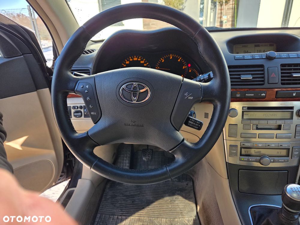 Toyota Avensis 2.2 D-4D Sol - 27