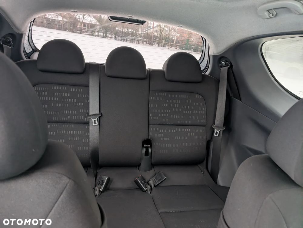 Mitsubishi Colt - 11