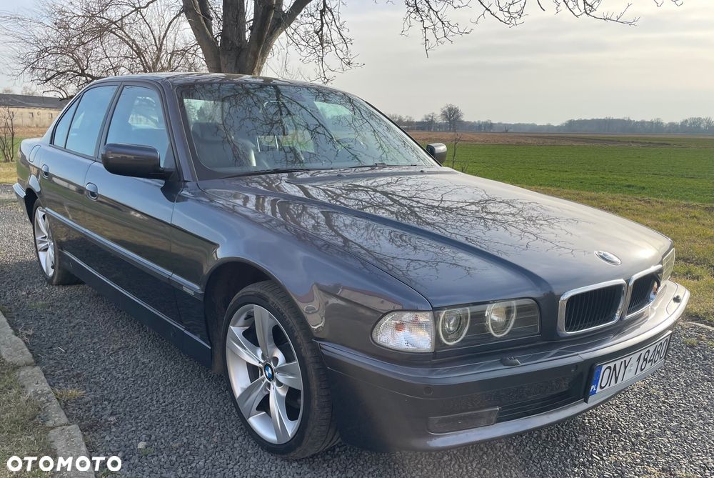BMW Seria 7 740i - 19