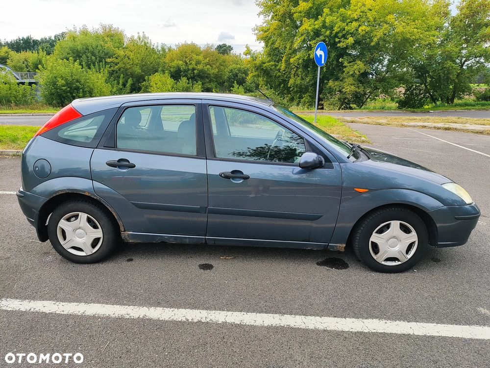 Ford Focus 1.6 Ambiente - 4