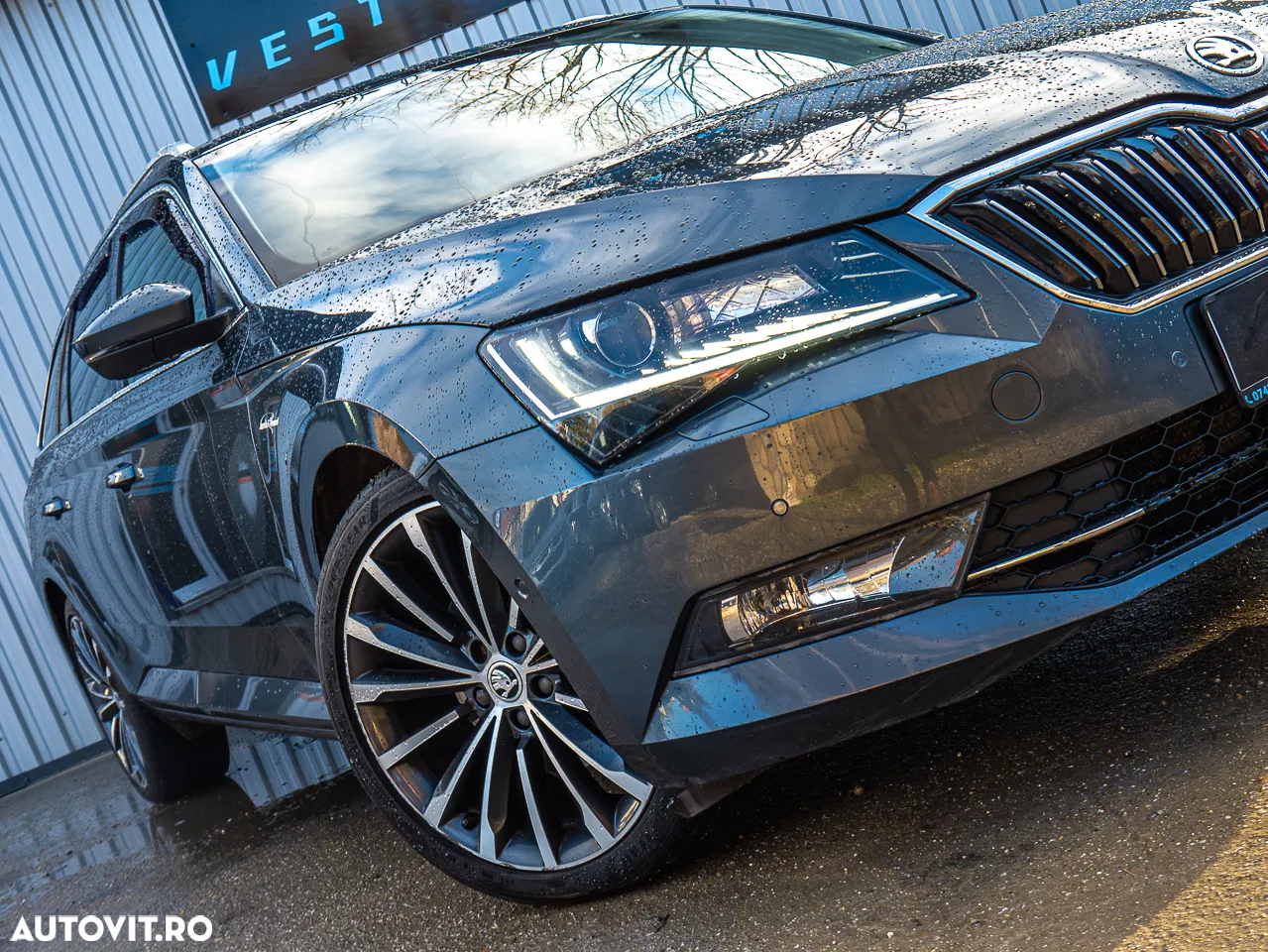 Skoda Superb Combi 2.0 TDI DSG 4X4 Laurin & Klement - 10