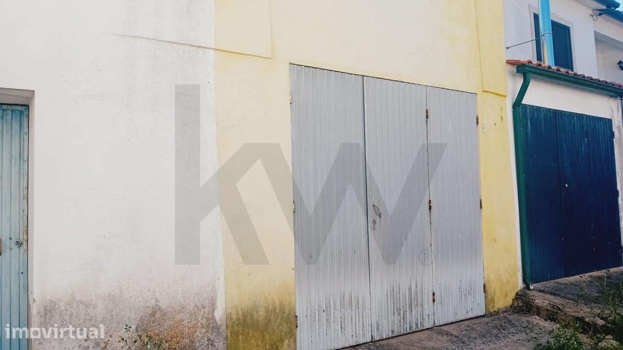 Moradia Anterior a 1951 com Elevado Potencial de Investimento - Grande imagem: 4/16