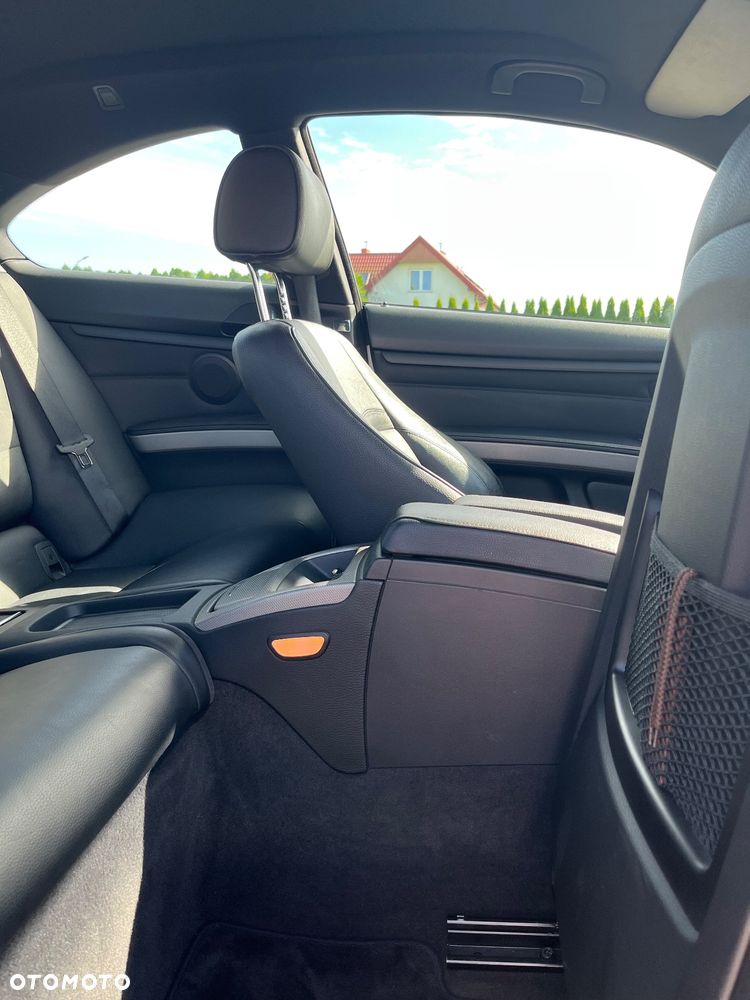 BMW Seria 3 325i xDrive Coupe M Sport Edition - 21