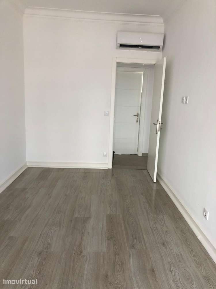 T2 Renovado para Arrendamento – Campolide, Lisboa - Grande imagem: 3/13