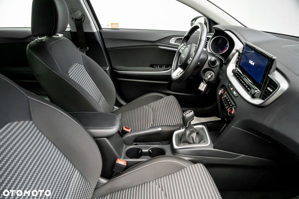 Kia Ceed 1.5 T-GDI M - 21