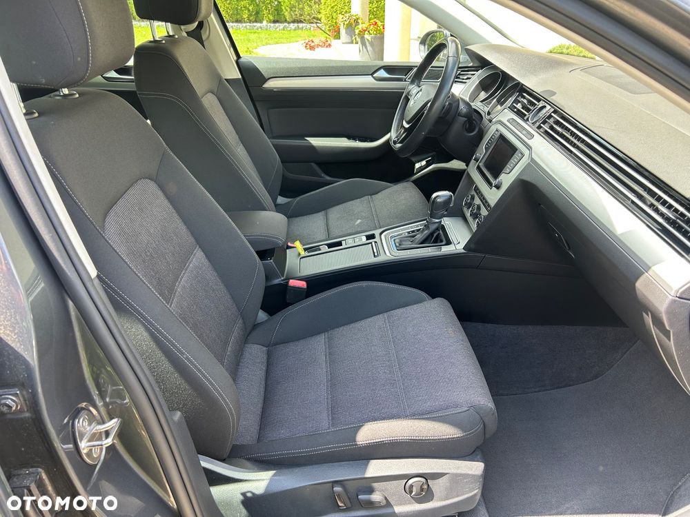 Volkswagen Passat 2.0 TDI (BlueMotion Technology) DSG Comfortline - 32
