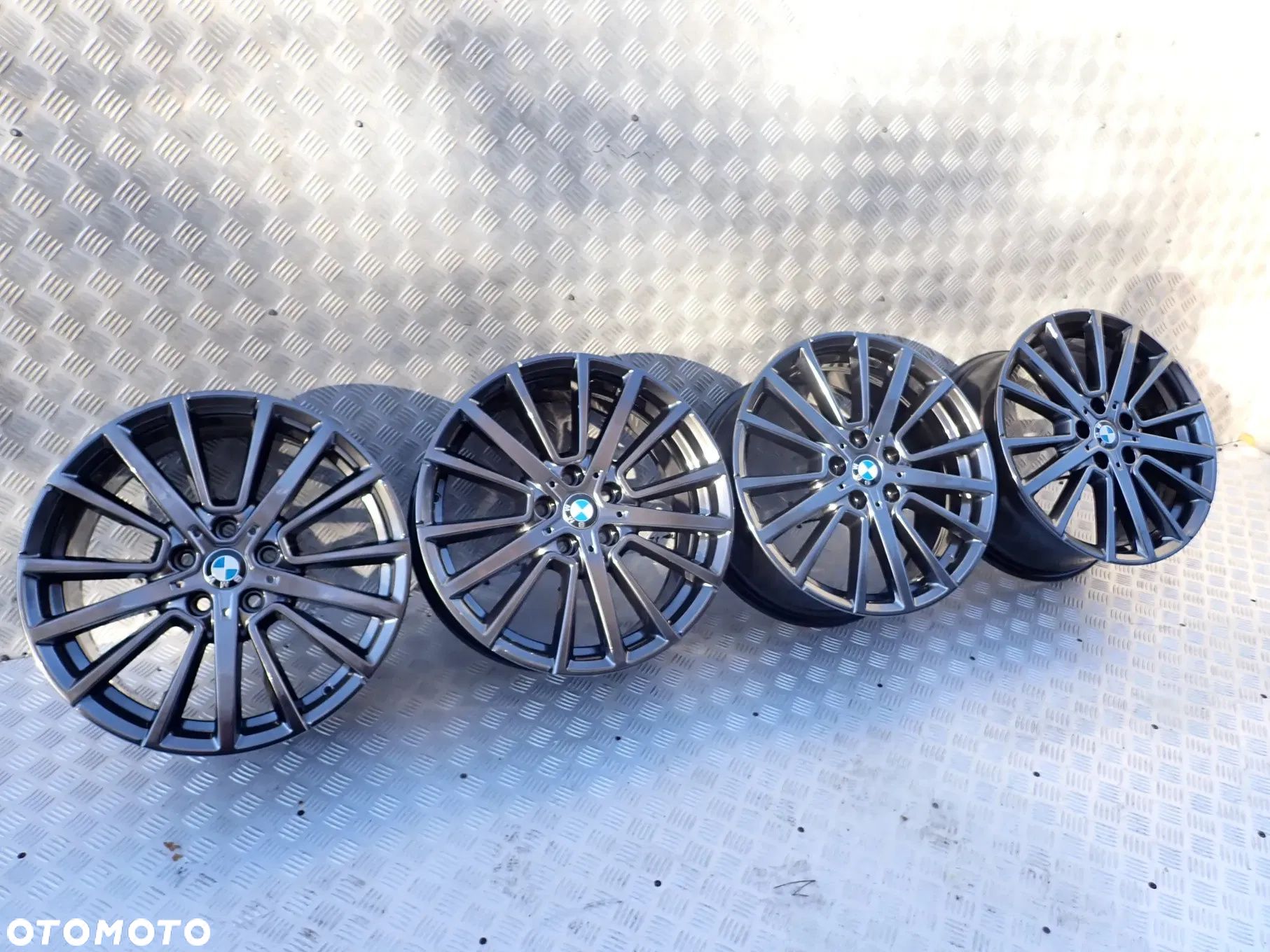 FELGI ALUMINIOWE BMW 5X112 8JX18 BM6851786 - 1