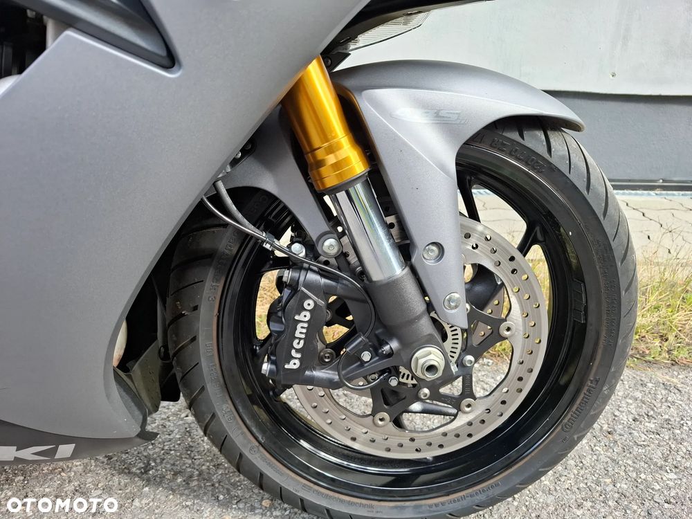 Suzuki GSX 1000 - 9