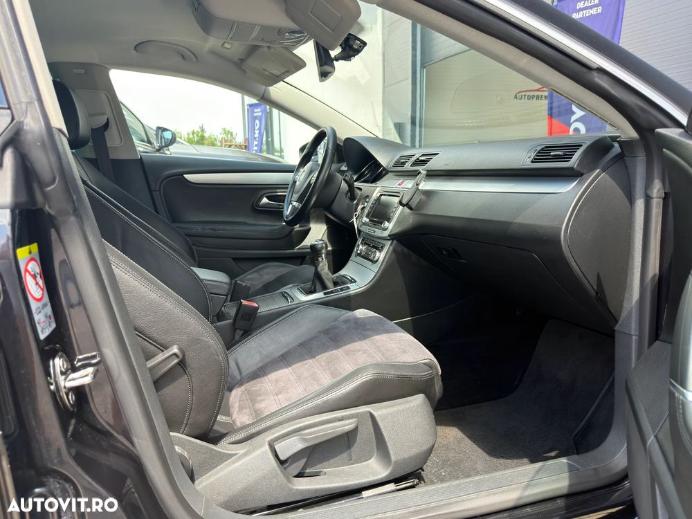 Volkswagen Passat 2.0 TDI DPF R-Line Edition - 11