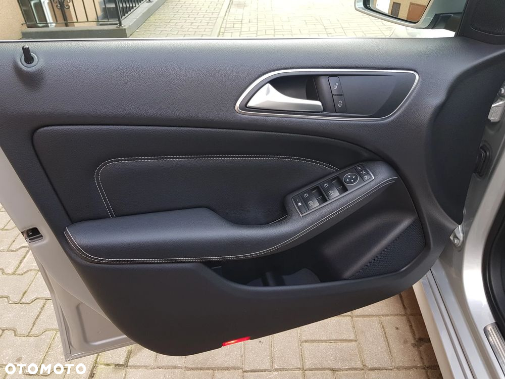 Mercedes-Benz Klasa B (Electric Drive) 250 e - 19