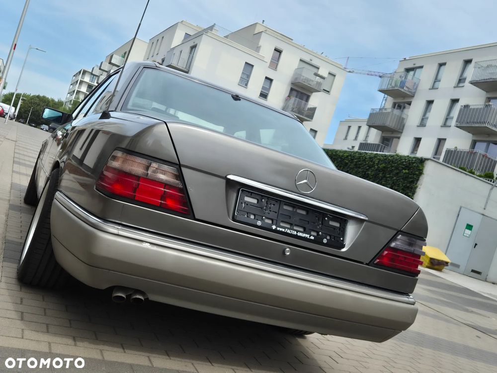 Mercedes-Benz W124 (1984-1993) - 23