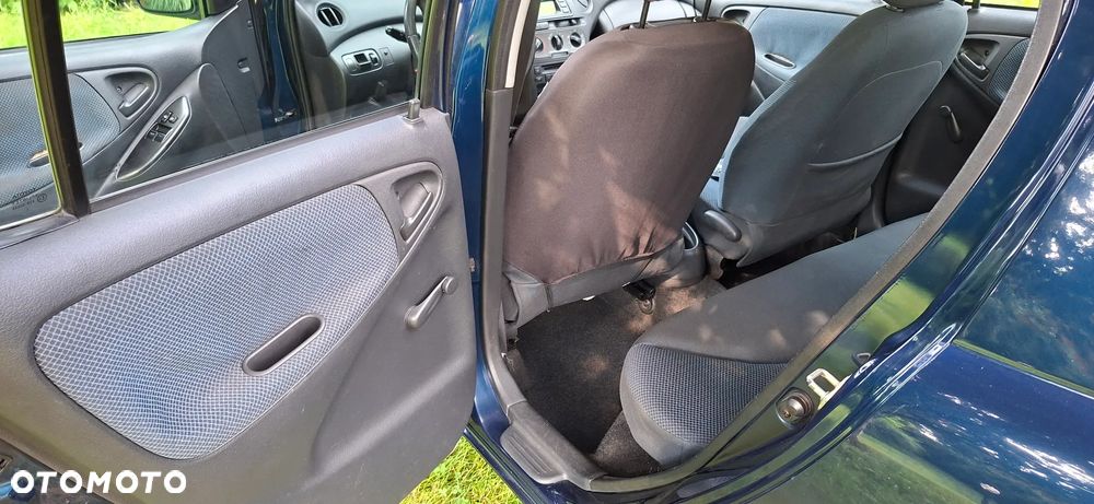 Toyota Yaris 1.4 D-4D Unlimited - 22