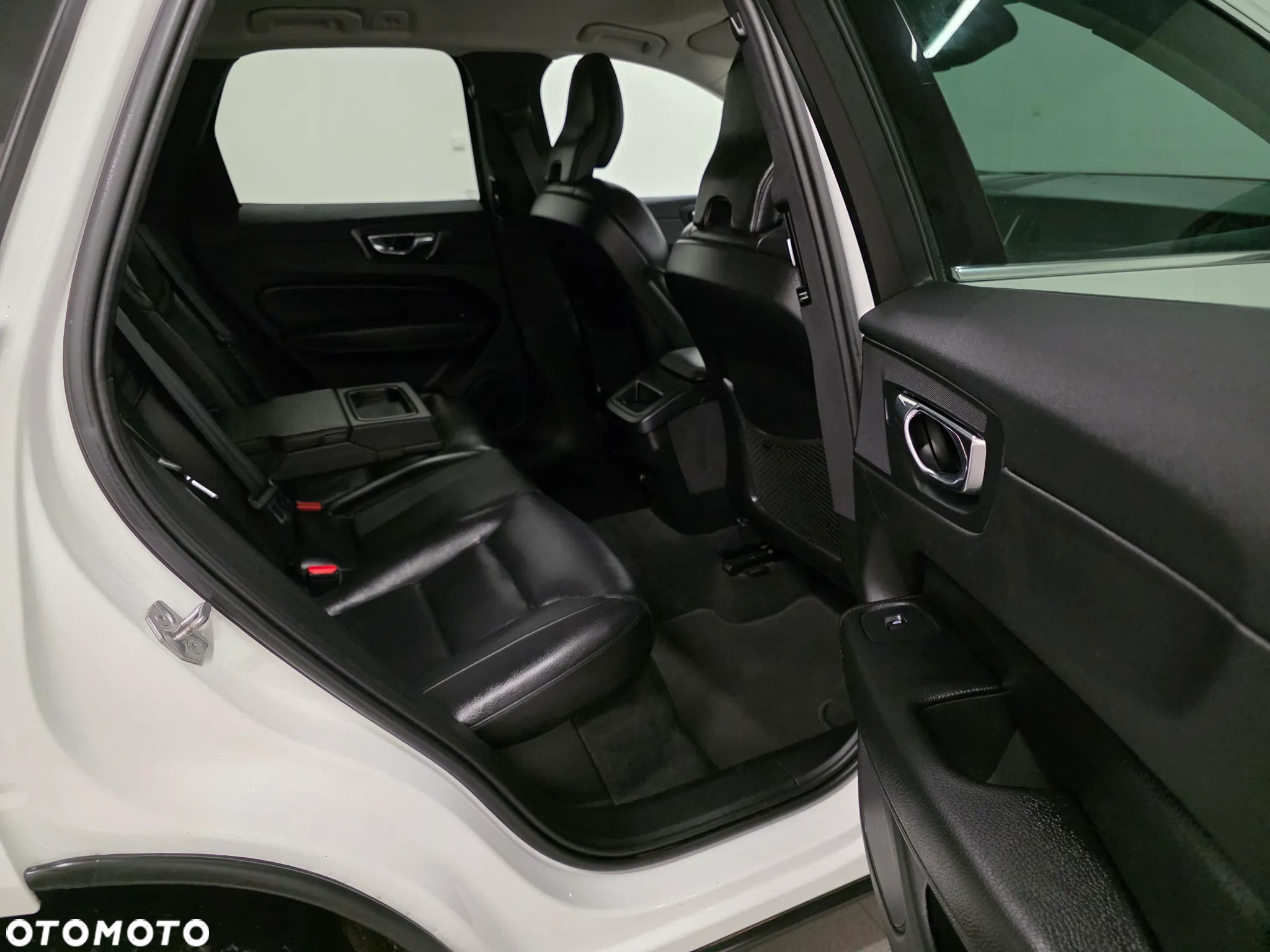 Volvo XC 60 D4 AWD Geartronic Inscription - 33