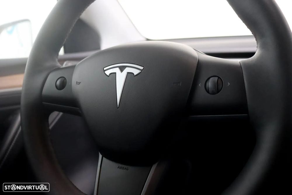 Tesla Model Y Long Range Dual Motor AWD - 22